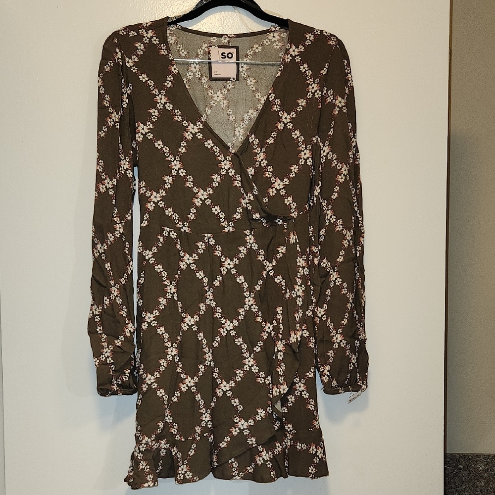New SO Olive Green and White Sheath Wrap Dress